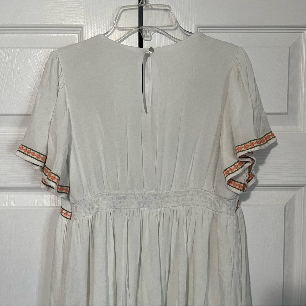 In Loom Womens Size medium mini white and floral dress - Picture 10 of 12
